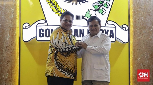 Golkar berusaha membangun koalisi besar hasil peleburan KKIR dan KIB di Pilpres 2024 dengan Prabowo-Airlangga sebagai capres-cawapres.