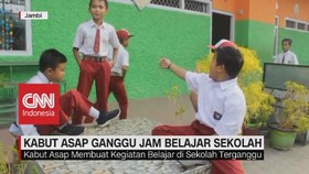 VIDEO: Kabut Asap Ganggu Jam Belajar Sekolah di Jambi