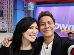 Jelang Nikahi Janda Kaya, Delon Pesan Jas Pengantin Senilai Rp50 Juta