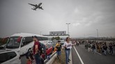 FOTO: Demo Ricuh Usai Sidang Vonis Separatis Catalonia Kelompok demonstran pendukung kemerdekaan Catalonia bentrok dengan polisi Spanyol usai sidang vonis terhadap 12 tokoh separatis pada Senin (14/10) kemarin.