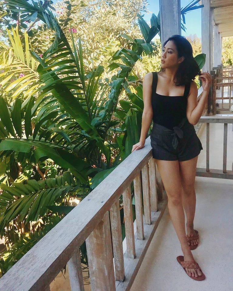 Liburan di Bali, Sherina Munaf Pamer Punggung hingga Belahan Dada Sherina Munaf tengah berlibur di Bali, ia membagikan outfit seksinya di Instagram, mulai dari pamer punggung seksi hingga belahan dada. Berikut penampilannya.