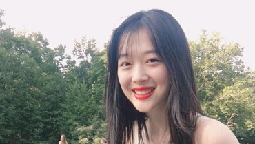 img-title Film Dokumenter Sulli Rilis Oktober Tahun Ini