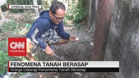 VIDEO: Fenomena Tanah Berasap dan Keluarkan Hawa Panas