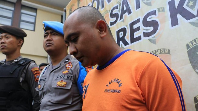 Perempuan berinisial OS tewas di Hotel Omega, Karawang. Polisi meringkus seorang buruh berinisial RS yang diduga membunuh OS.