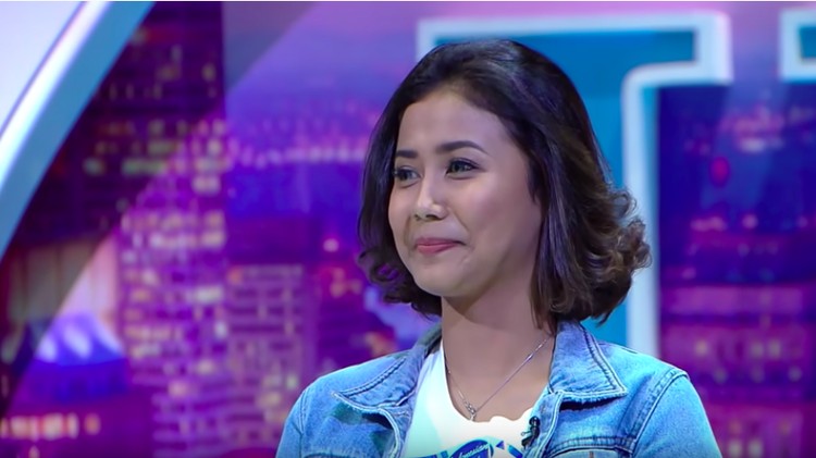 Mantan Vokalis 'She', Ikut Ajang Pencarian Bakat Demi Bertemu Anak Meski sudah menjadi penyanyi terkenal, dia rela ikut ajang lomba nyanyi demi bertemu anaknya. Menguras air mata, Bun.