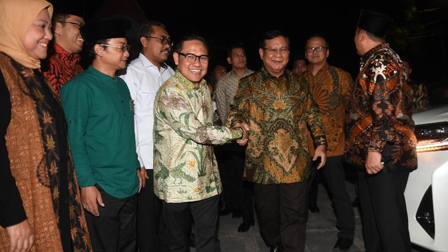 Skenario pasangan Prabowo-Cak Imin unggul dalam empat skenario pemasangan capres-cawapares 2024 yang dibuat oleh Media Survei Nasional (Median).