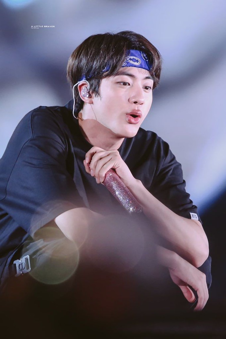 6 Idol Pria Miliki Bibir Tebal yang Buat Tergila-gila Enam idol pria ini selalu menjdai sorotan utma karena memiliki bibir tebal yang seksi, siapa saja mereka?