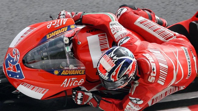 Keputusan Casey Stoner untuk pensiun ikut melapangkan jalan Marc Marquez mendominasi balapan MotoGP hingga saat ini.