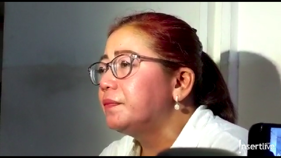 Eksepsi Ditolak Mentah-mentah oleh JPU, Ibunda Kriss Hatta Menangis Pilu Ibu Kriss Hatta menangis pilu saat mengetahui eksepsi dan penangguhan penahanan anaknya ditolak.