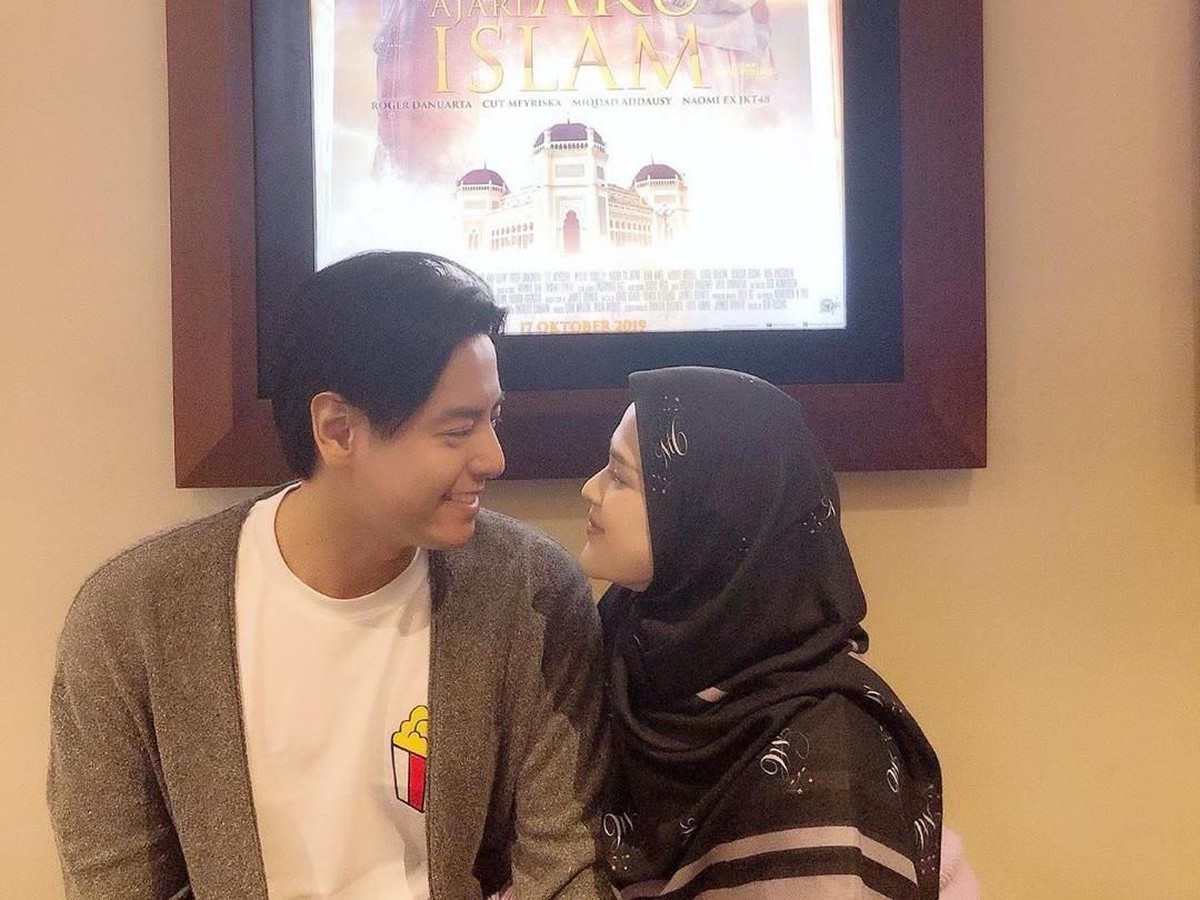 Ini dia enam potret kemesraan Cut Meyriska dan Roger Danuarta usai resmi menikah pada Agustus lalu&period;