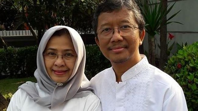 Patut Dicontoh, Pola Didik Suami Istri yang Jadi Guru Besar UI