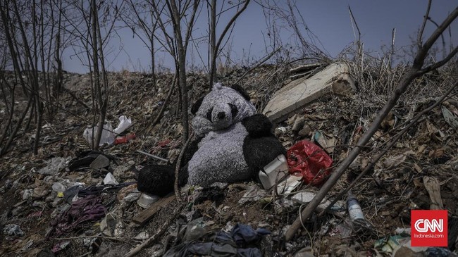ITB membuat mesin yang mampu menyulap sampah menjadi produk bernilai ekonomi yang menghasilkan uang.