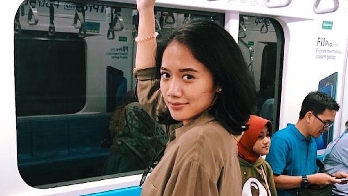 Ini dia sosok Puteri Anetta Komarudin&comma; anggota DPR muda yang punya kekayaan fantastis&period;