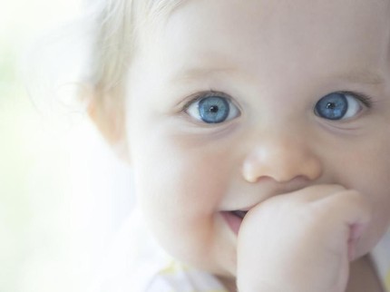 Indah! 15 Inspirasi Nama Bayi Perempuan Bermakna Kristal