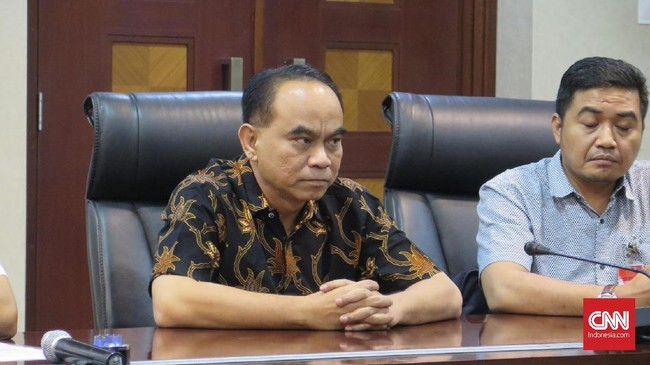 Menkominfo Budi Arie Setiadi menilai, selain persoalan judi online, masyarakat juga berpotensi tertipu oleh pinjaman online ilegal.