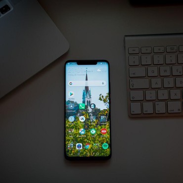 15 Aplikasi Tersembunyi di Ponsel yang Wajib Kamu Temukan dan Hapus