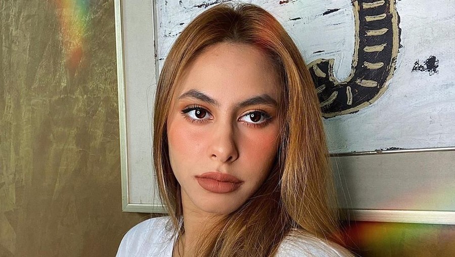 5 Selebriti Indonesia yang memiliki bibir tebal dan seksi.