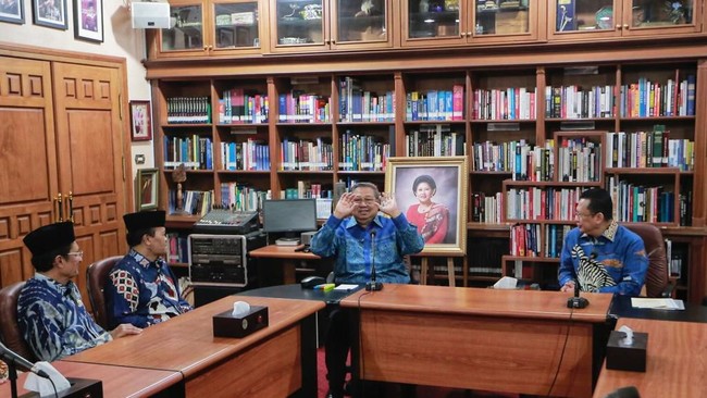 Ketua MPR Bambang Soesatyo menyebut bakal pertemuan SBY dan Megawati di pelantikan Jokowi-Ma'ruf akan memberikan keteduhan bagi politik Tanah Air.