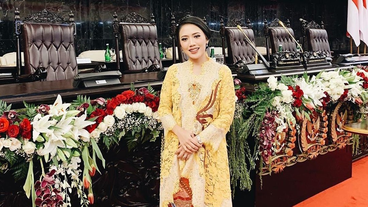 Ini dia sosok Puteri Anetta Komarudin&comma; anggota DPR muda yang punya kekayaan fantastis&period;