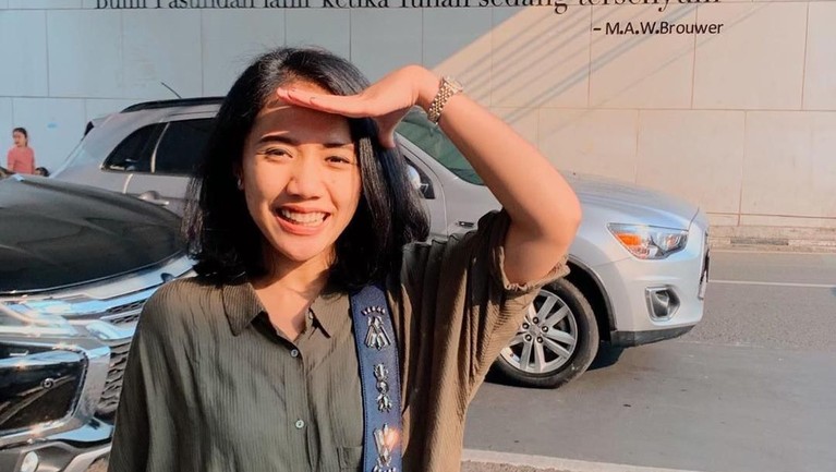 Ini dia sosok Puteri Anetta Komarudin, anggota DPR muda yang punya kekayaan fantastis.