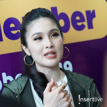 Terungkap, Alasan Sandra Dewi Tak Pernah Pamer Foto di Jet Pribadi