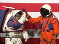 VIDEO: NASA Bikin Baju Astronaut Baru