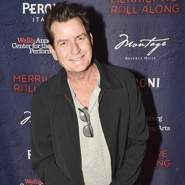 Charlie Sheen Rogoh Kocek Rp235 Juta Hanya untuk Sewa Pekerja Seks