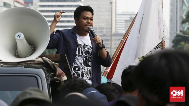 Aksi unjuk rasa menuntut penerbitan Perppu KPK yang dilakukan BEM-SI, Kamis (17/10), bubar secara tertib sekitar pukul 17.00 WIB.