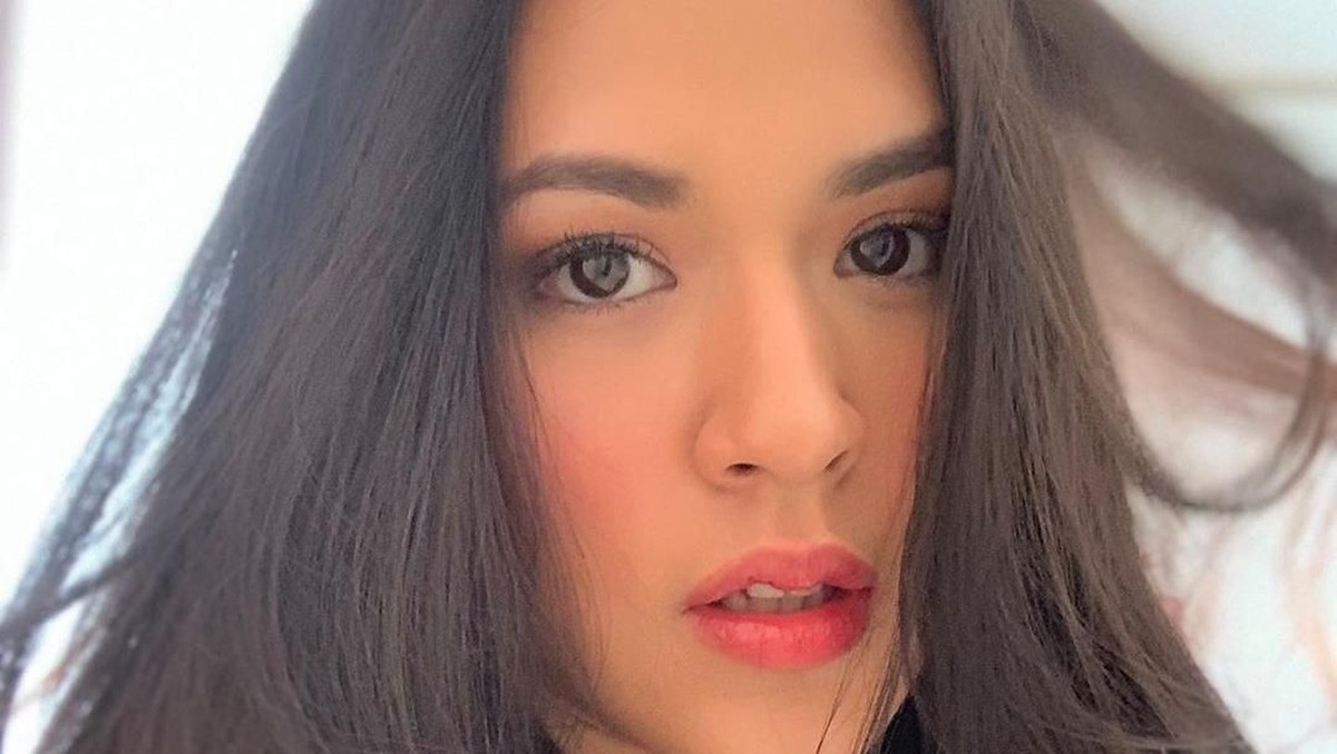 Deretan seleb cantik ini memiliki mata yang mampu membuat semua orang terhipnotis dengan tatapannya&period; Siapa saja mereka&quest; Yuk&comma; disimak&excl;