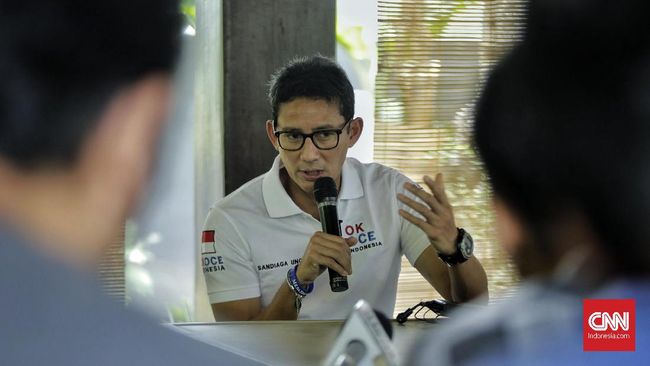 Saat berkunjung ke rumah dinas Gubernur Bali, Menparekraf Sandiaga Uno menatakan akan mendukung 100 persen pariwisata daerah itu yang berbasis budaya.