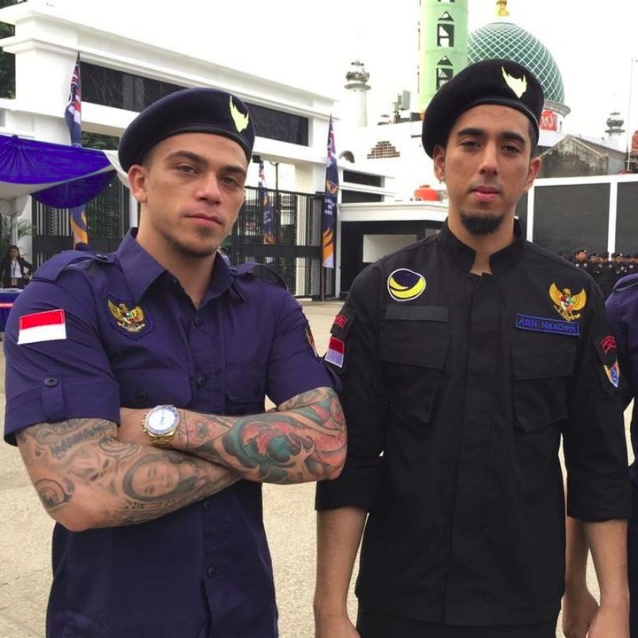 <p>Meskipun anak-anaknya dari suami yang berbeda, tetapi mereka akur lho, Bunda. (Foto: Instagram @ayukhadijahazhari)</p>