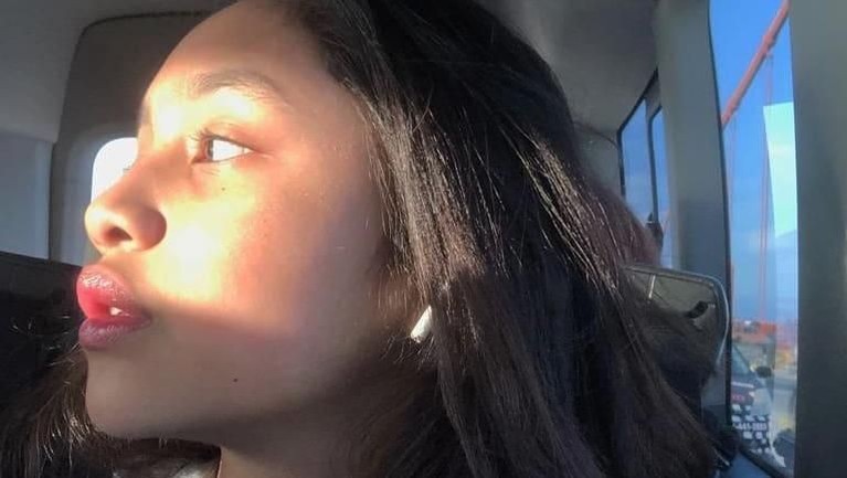 Potret Manis Putri Mayangsari yang Mulai Beranjak Remaja Potret manis putri Mayangsari, Khirani Siti Hartina Trihatmodjo, yang kini mulai beranjak remaja. Seperti apa paras cantiknya?