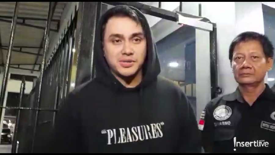 Vicky Nitinegoro akhirnya bebas setelah dinyatakan negatif menggunakan narkoba.