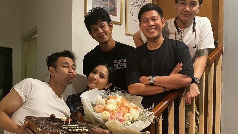 Raffi Ahmad dan Nagita Slavina merayakan ulang tahun pernikahan yang ke-5.