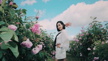img-title Pamer Foto Cium Wanita, Victoria f(x) Bikin Heboh