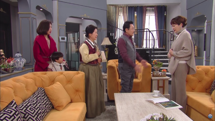 Sinopsis drama Korea Left-Handed Wife episode 14. 