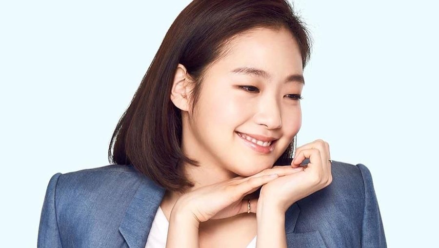 Kim Go Eun, aktris cantik yang debut sebagai artis dewasa.