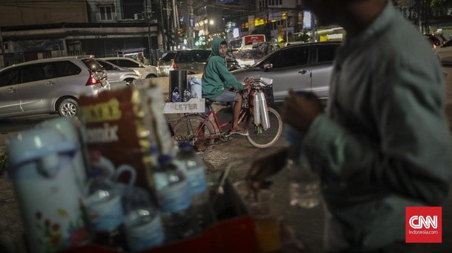 Dua kelompok pedagang kopi starling berkelahi di kawasan Setiabudi, Jakarta Selatan, Rabu (18/8) sore, akibat perebutan lahan.