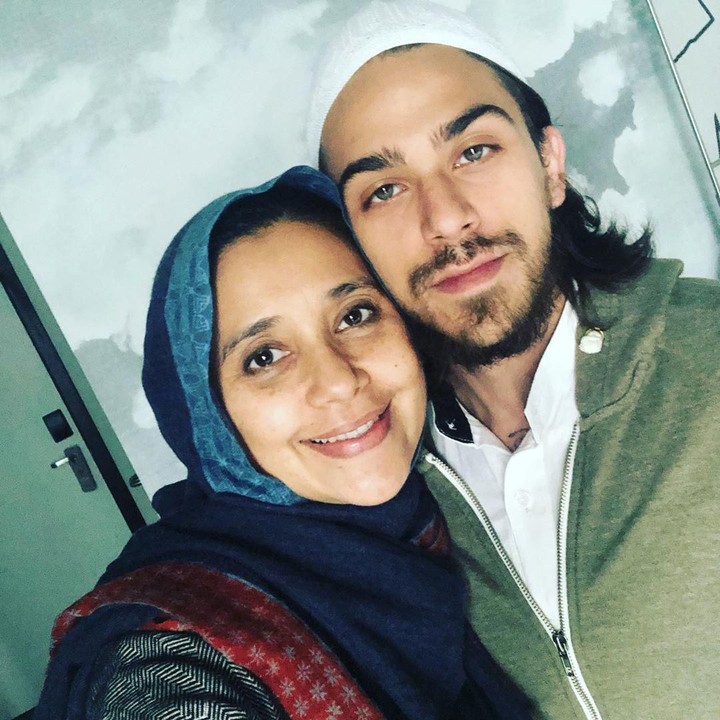 <p>Ayu Azhari menikah tiga kali, dan memiliki enam orang anak, Bunda. (Foto: Instagram @ayukhadijahazhari)</p>