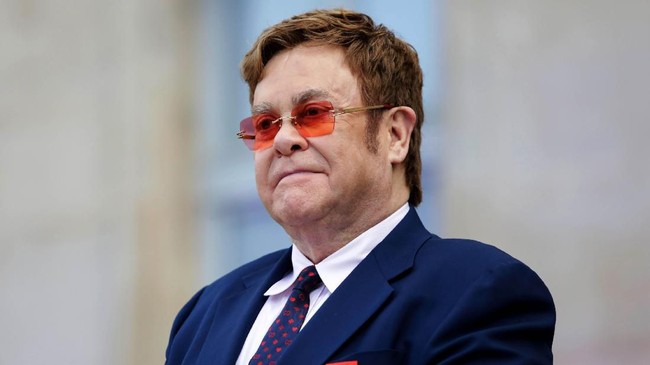 Gangguan Visibilitas Menimpa Elton John Akibat Infeksi Mata Parah