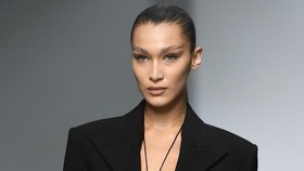 Eks Petinggi Victoria's Secret Diduga Lecehkan Bella Hadid