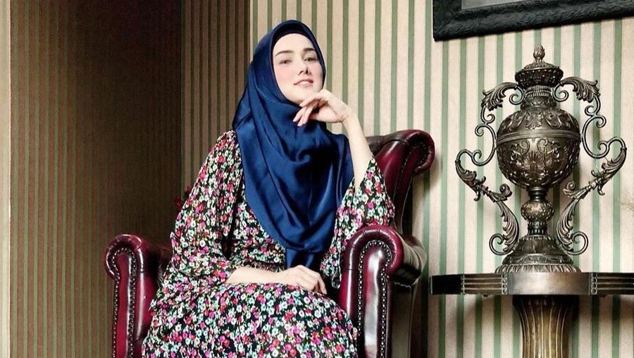 Mulan Jameela balik manggung dan nyanyikan lagu Wonder Woman.