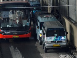 Kursi Penumpang Batal Dipisah, PKS DKI Usul Angkot Khusus Pria dan Wanita