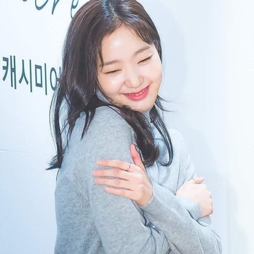 Lakoni Adegan Panas di Ranjang, Kim Go Eun Pernah Jadi Pelayan Kafe
