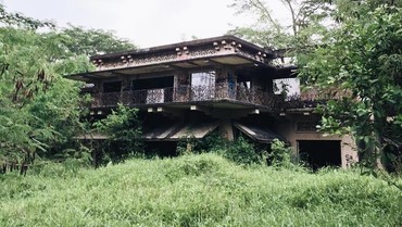 Para Penghuni Tak Kasat Mata di Rumah Mewah 'Crazy Rich Asians'