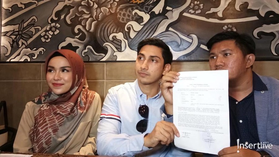 Laporkan Irwansyah, Medina Zein Tegaskan Tak Ingin Pansos Beberapa netizen menuding tindakan Medina itu hanyalah upaya untuk panjat sosial alias pansos. Benarkah?