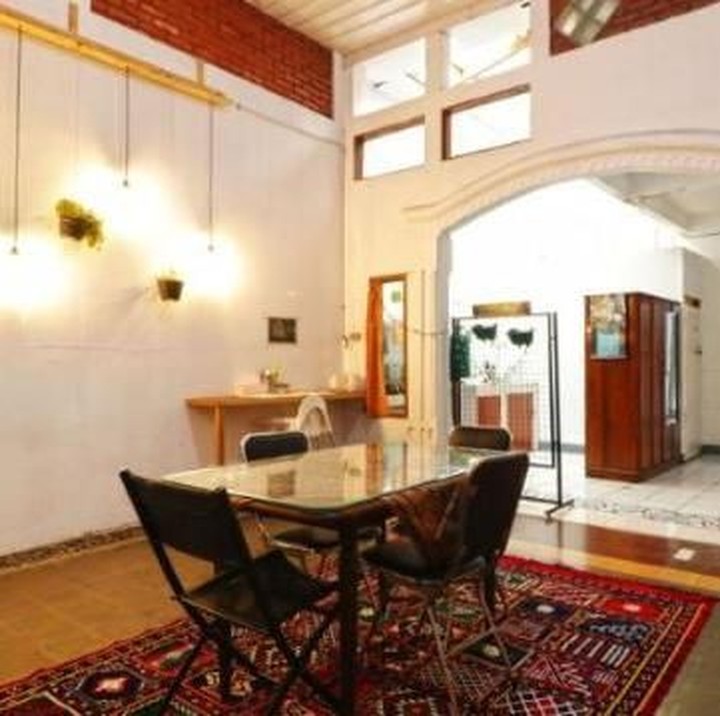 <div><strong>Simplycity Hostel Syariah Bandung</strong></div><div> </div><div>Penginapan ini juga terletak di Pasirkaliki, Bun. Mereka juga menyediakan air panas dan wifi. (Foto: Istimewa)</div>
