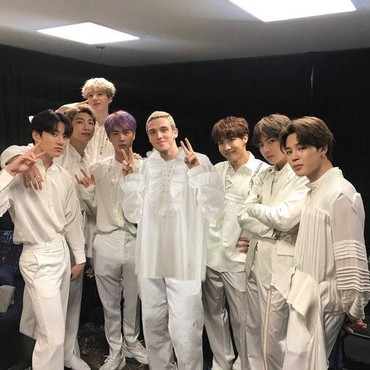 Kolaborasi BTS dengan Lauv Rilis Versi Baru 'Make It Right'