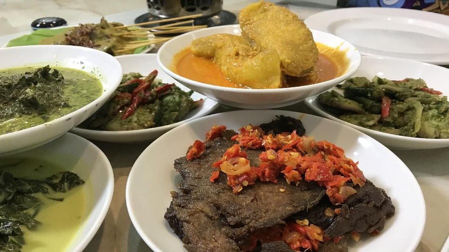 Ini dia empat makanan lezat Indonesia favorit artis Korea.