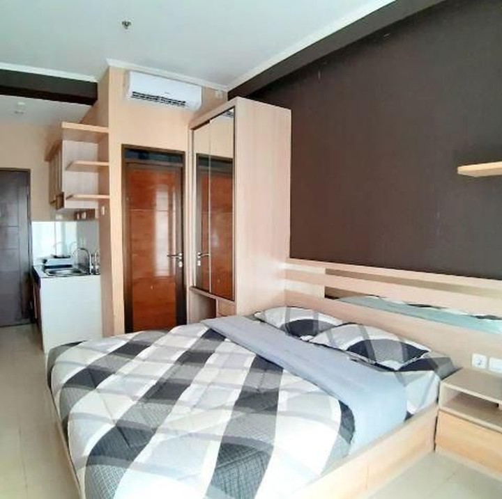 <div><strong>Hi-Liv Apartment Pasteur</strong></div><div> </div><div>Terletak di Kecamatan Cicendo, penginapan ini punya dapur juga lho, Bun di dalamnya. Jadi, bisa banget kalau Bunda ingin masak MPASI untuk anak. (Foto: Istimewa)</div>